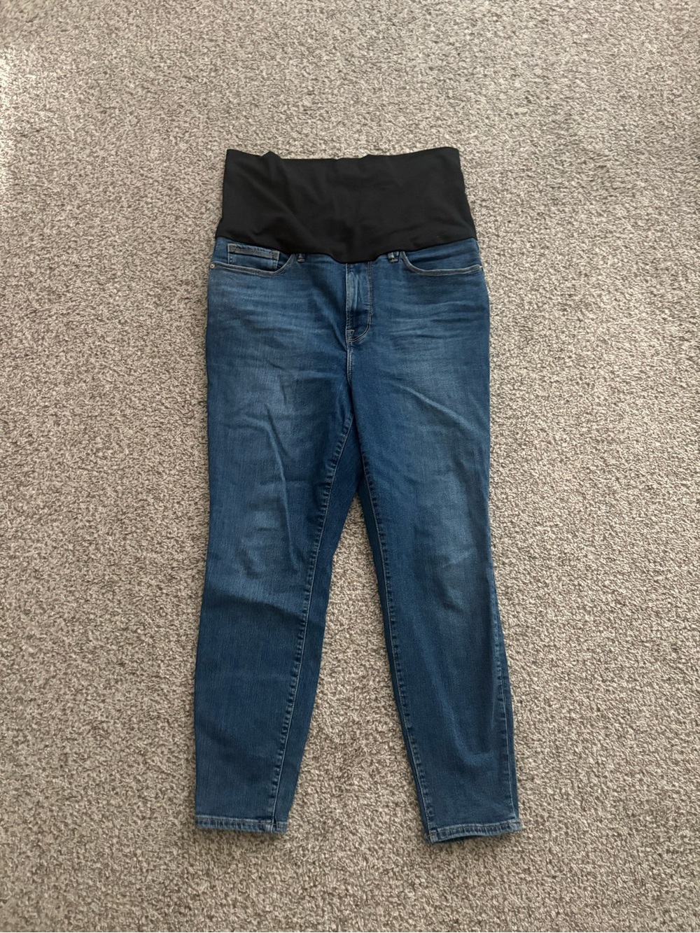 Good American High-Rise Maternity Jeans in Dark Blue with High Waistband